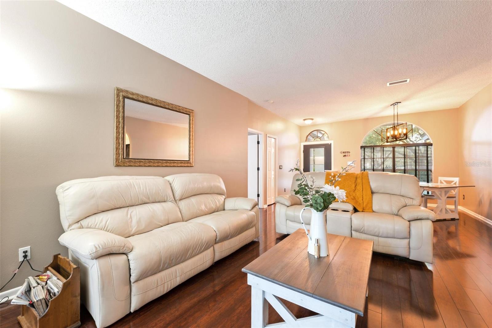 9332 HAMPSHIRE PARK DR