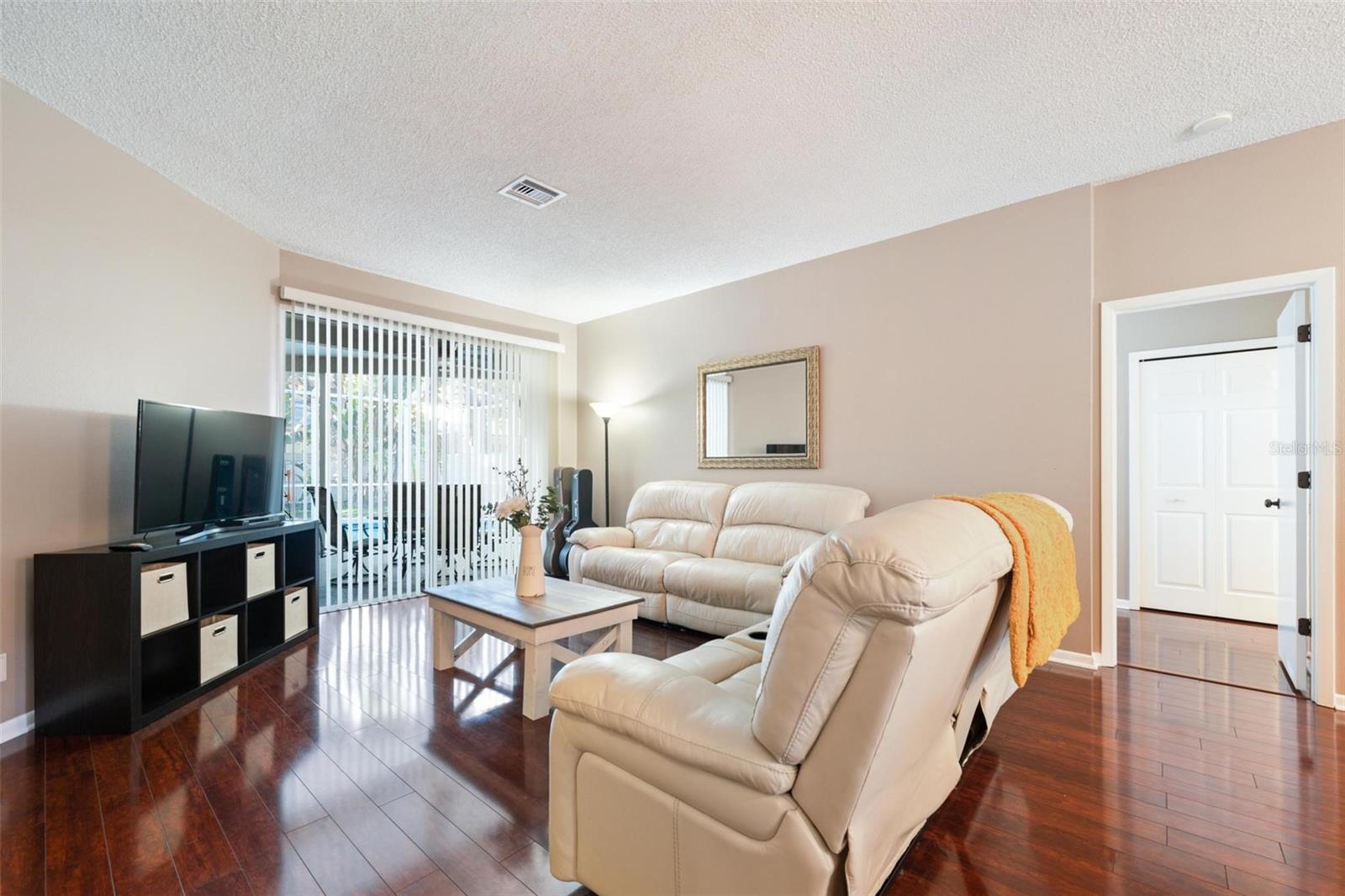 9332 HAMPSHIRE PARK DR