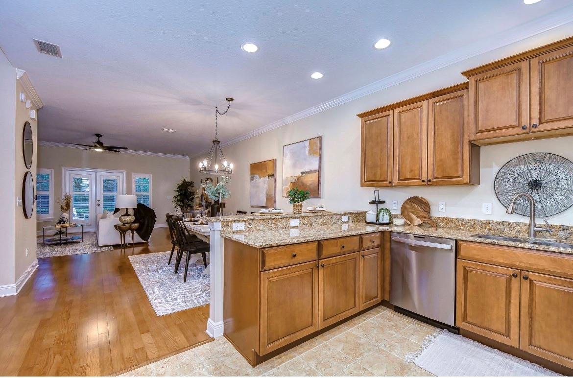 164 VALENCIA CIR