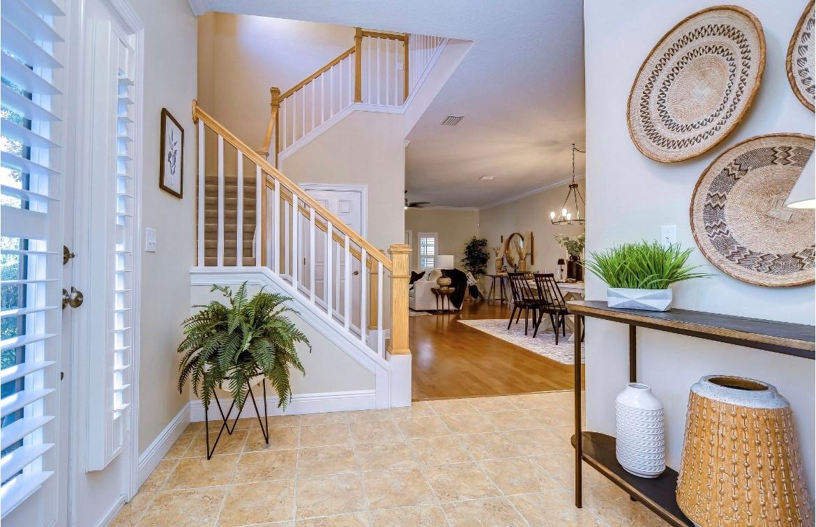 164 VALENCIA CIR