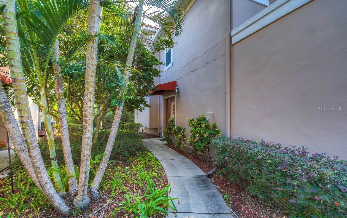 164 VALENCIA CIR
