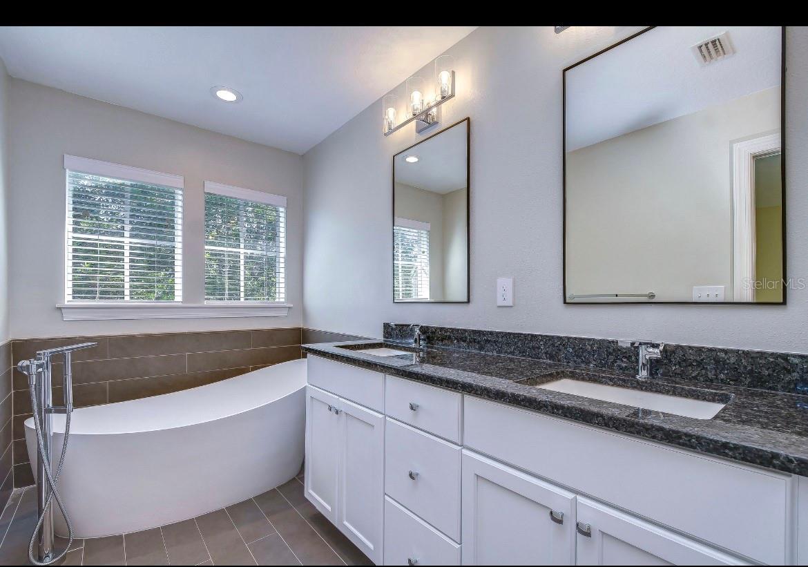 164 VALENCIA CIR