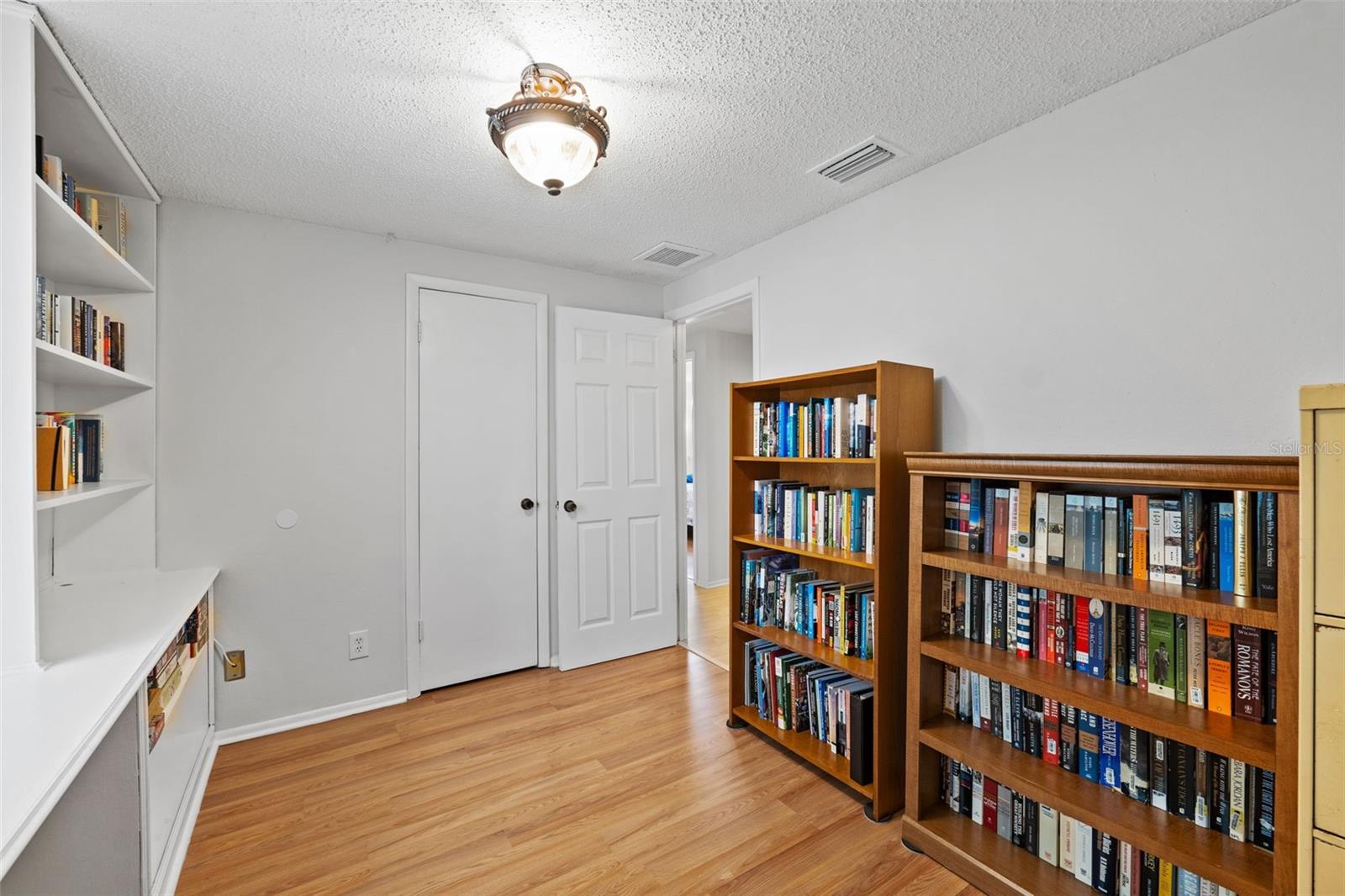 1135 17TH AVE SW