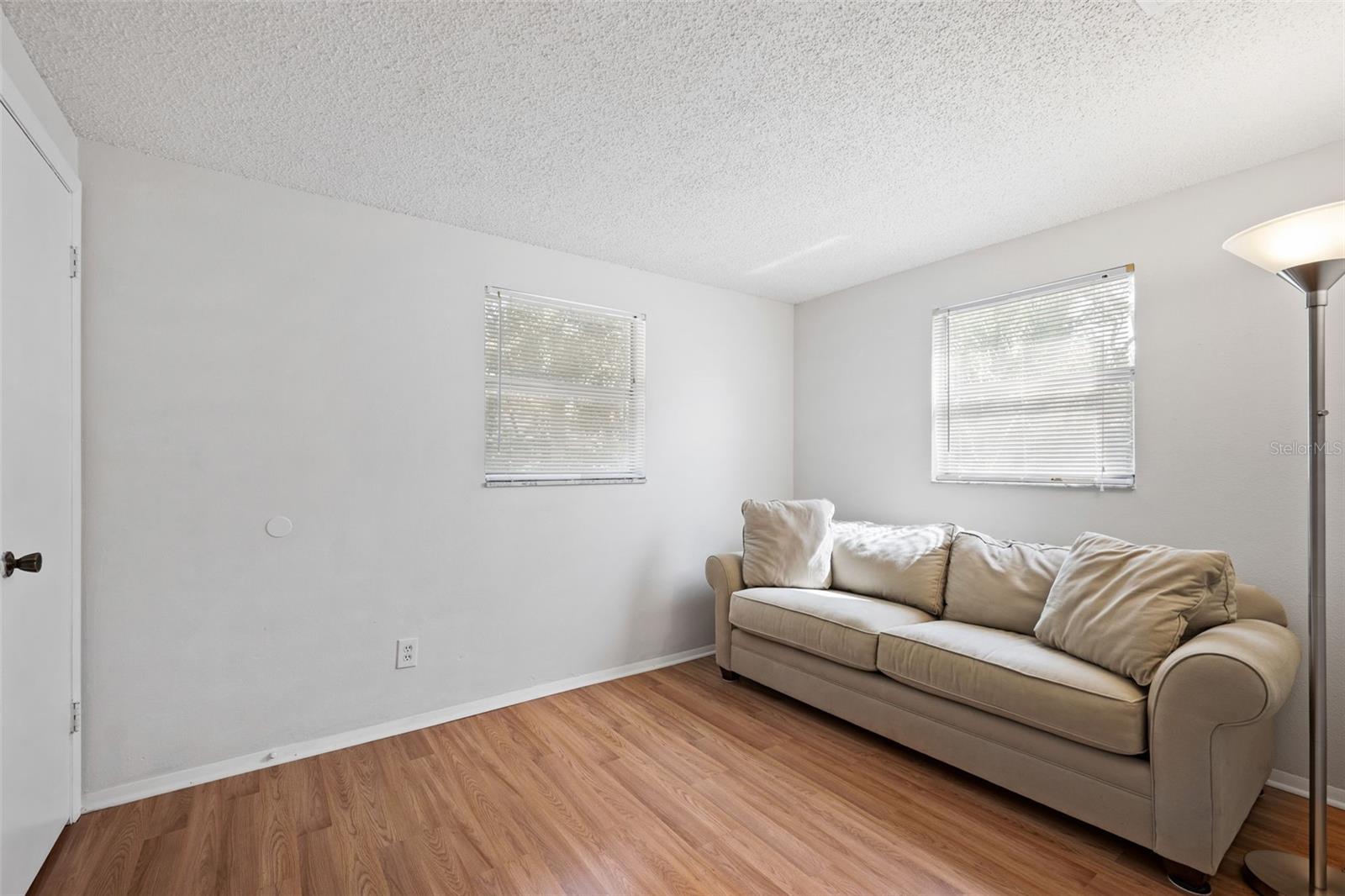 1135 17TH AVE SW