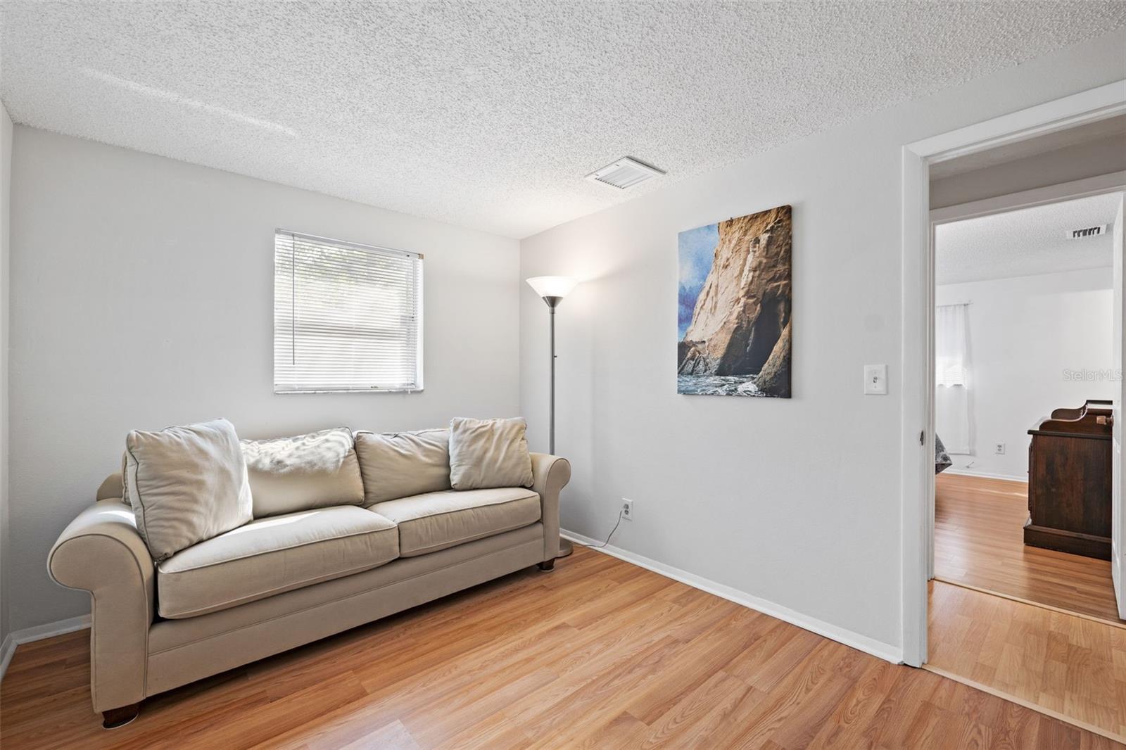 1135 17TH AVE SW