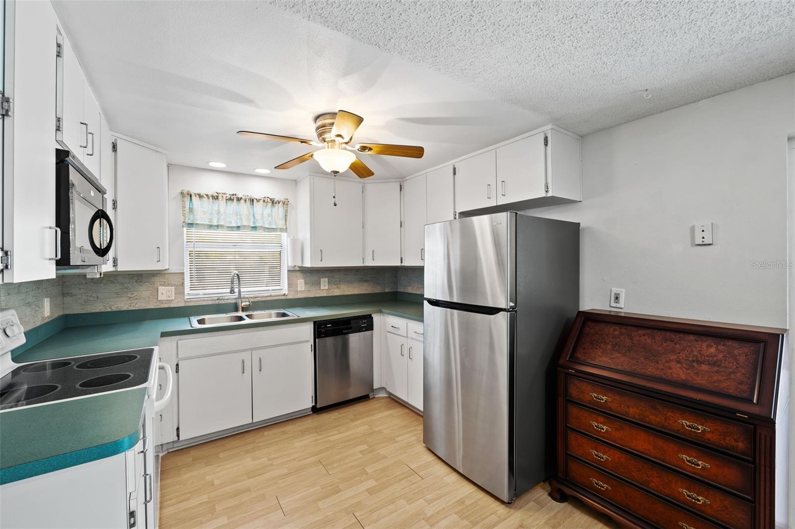 1135 17TH AVE SW