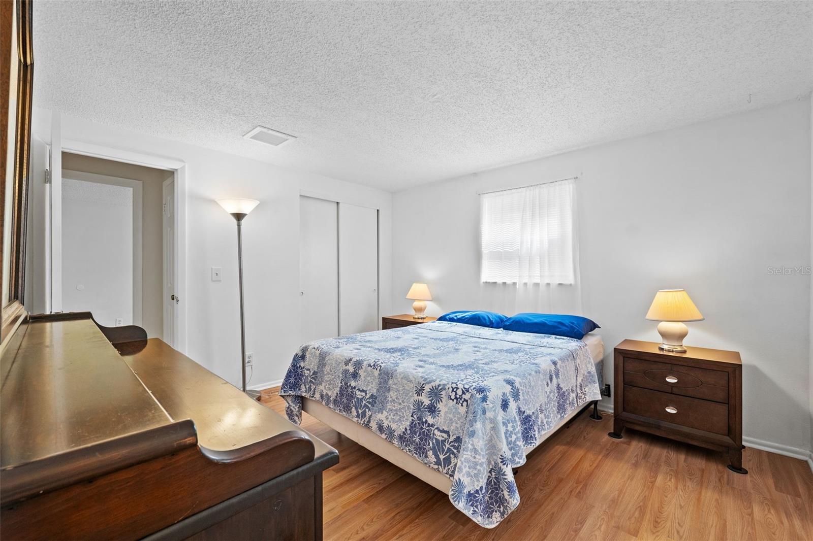 1135 17TH AVE SW