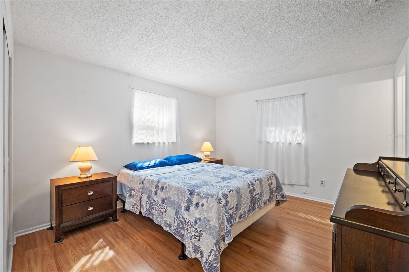 1135 17TH AVE SW