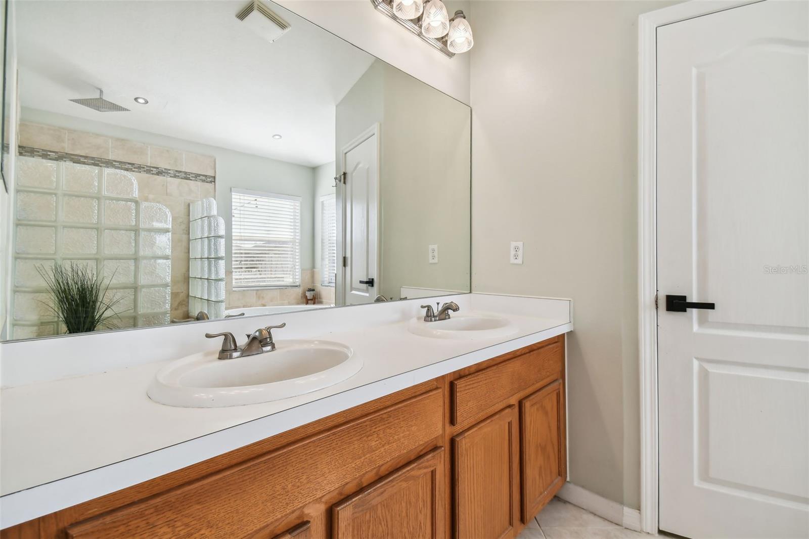 7513 CANAL POINT CT