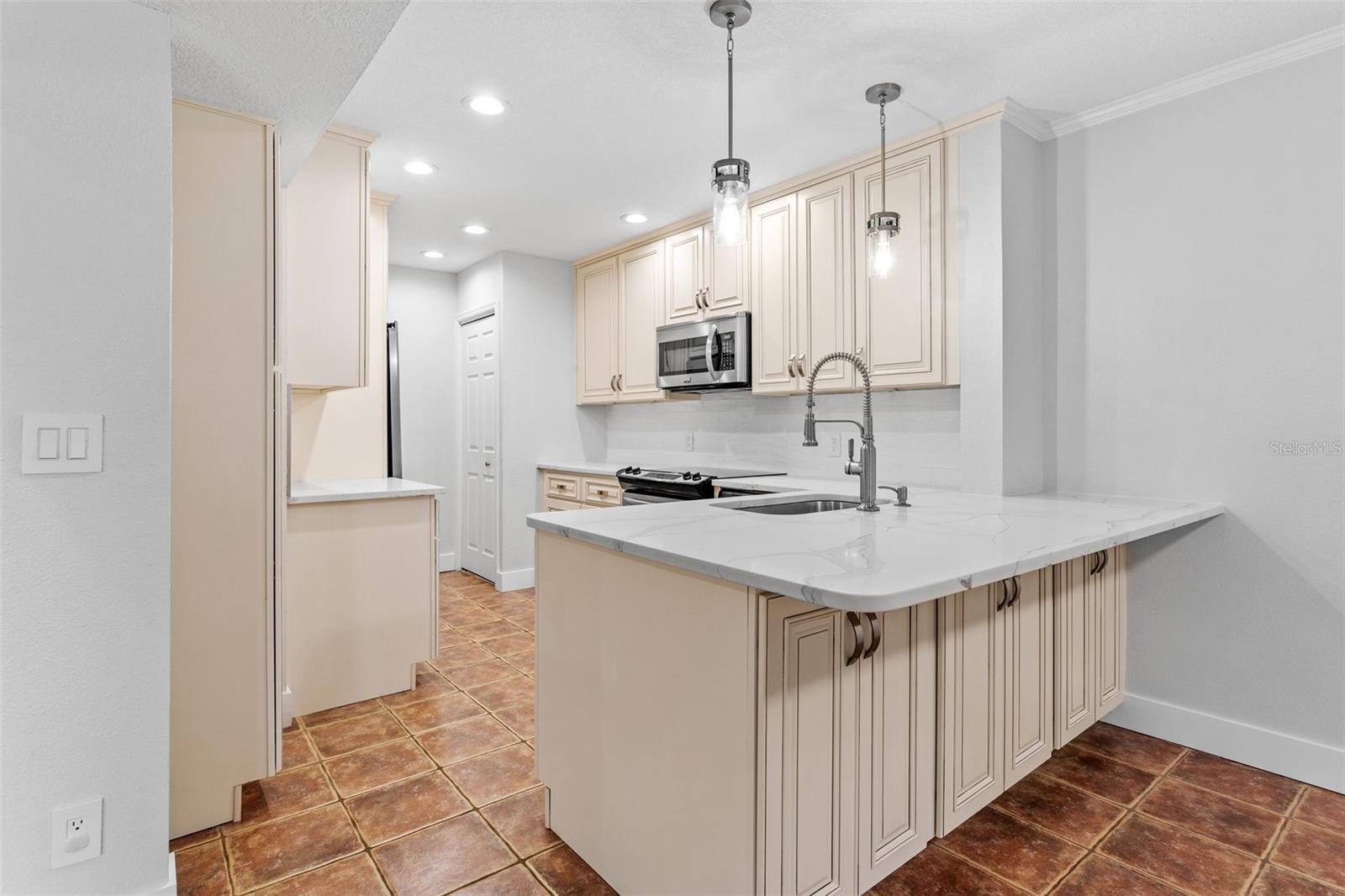 4811 UMBER CT