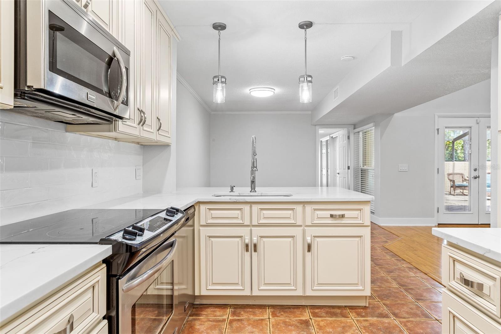 4811 UMBER CT