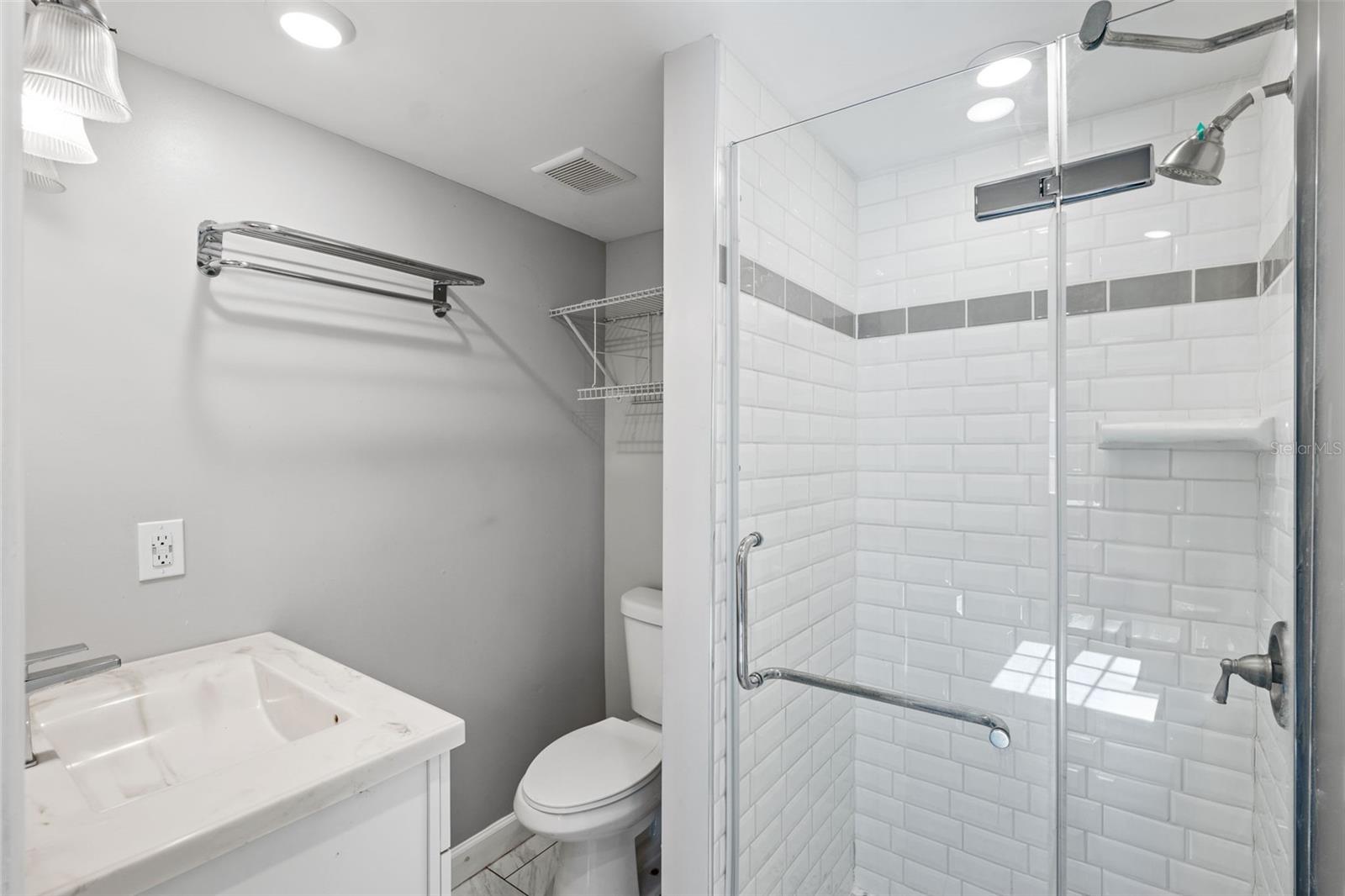 2006 E ESKIMO AVE