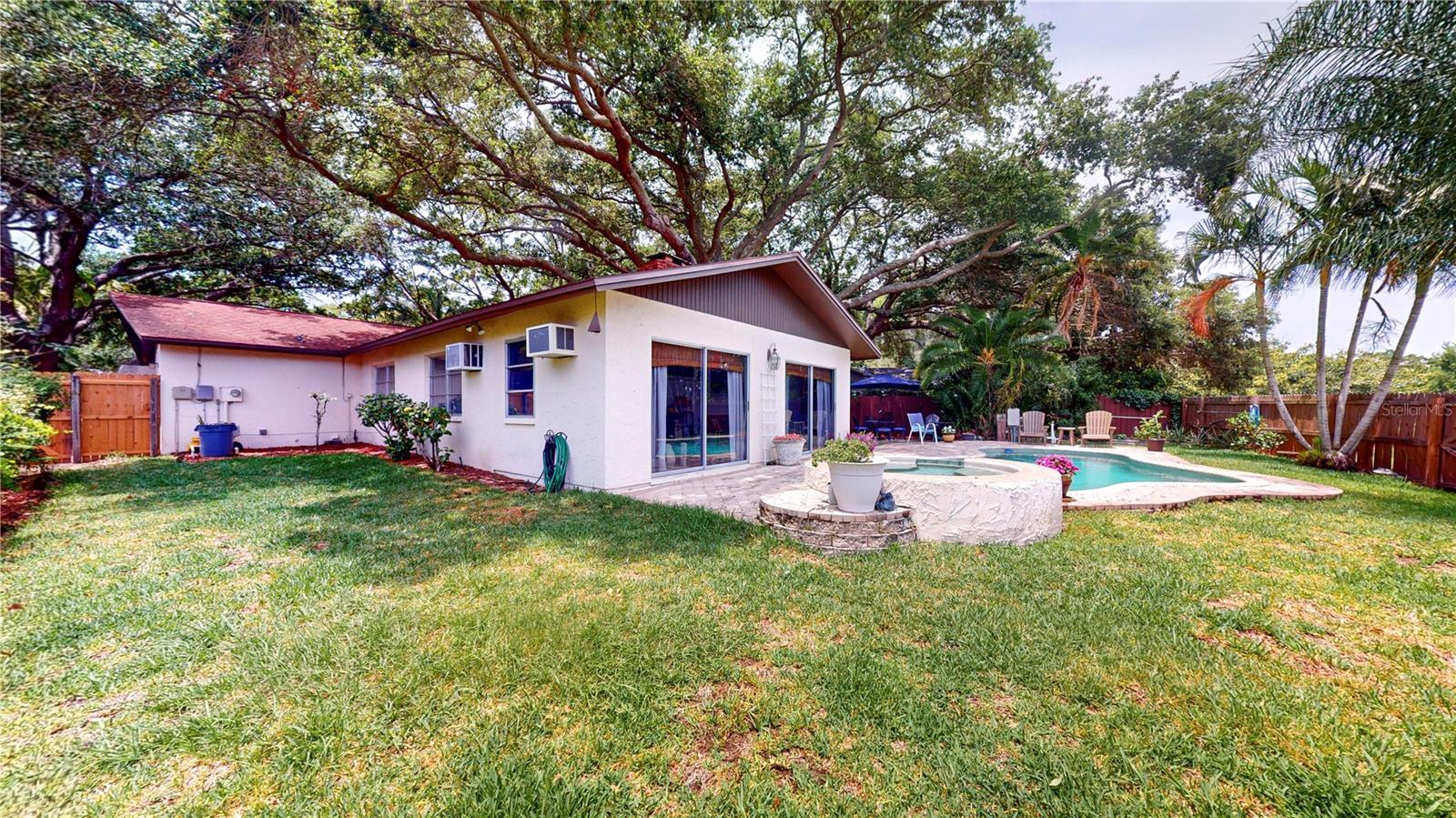 1460 VALE CT