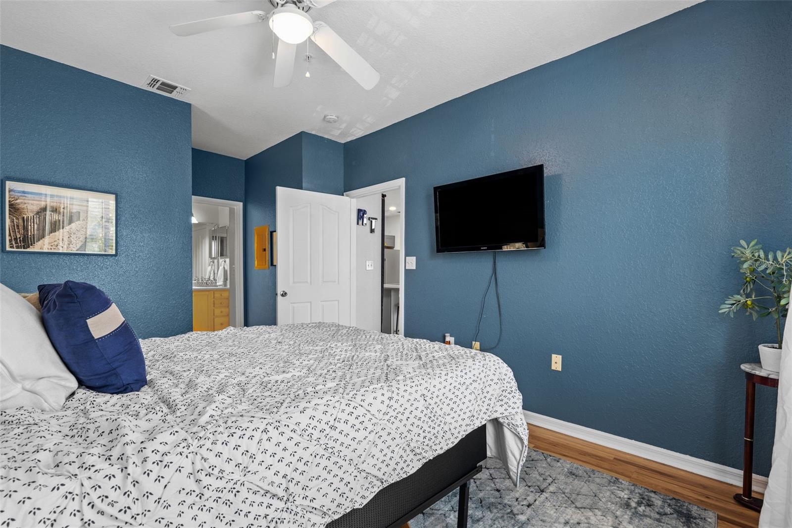 5000 CULBREATH KEY WAY #8-208