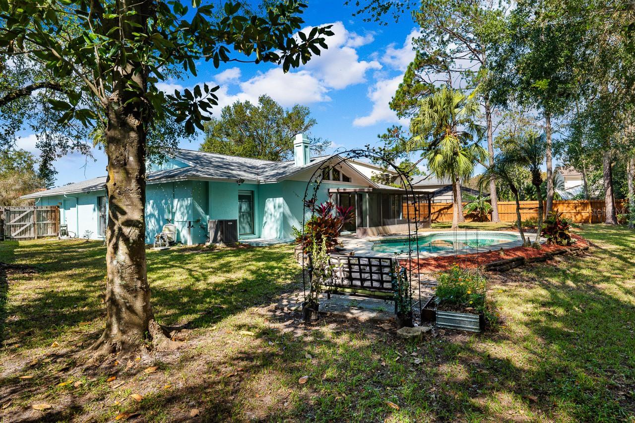 16713 FOOTHILL DR