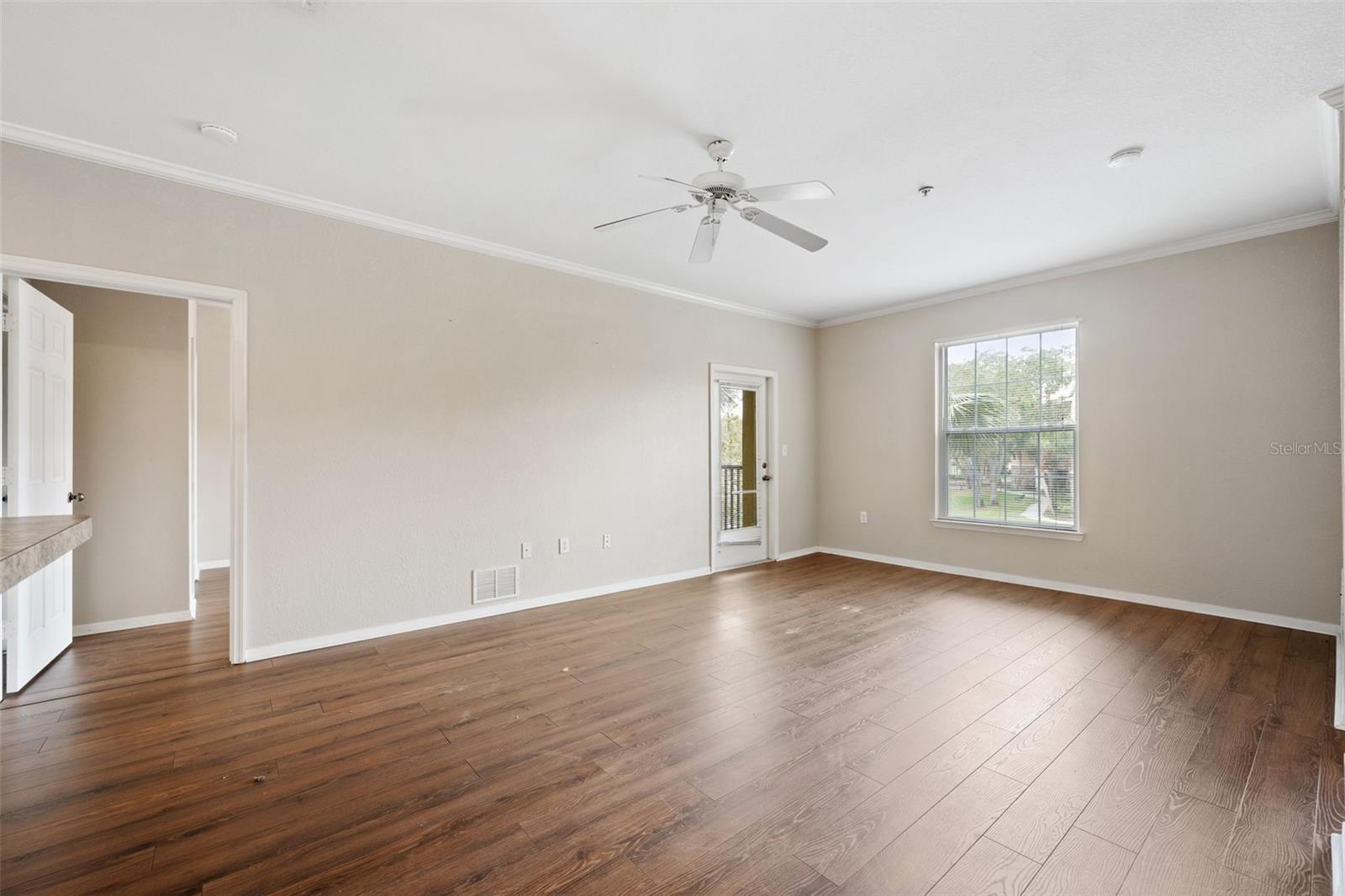 10209 COURTNEY PALMS BLVD #204