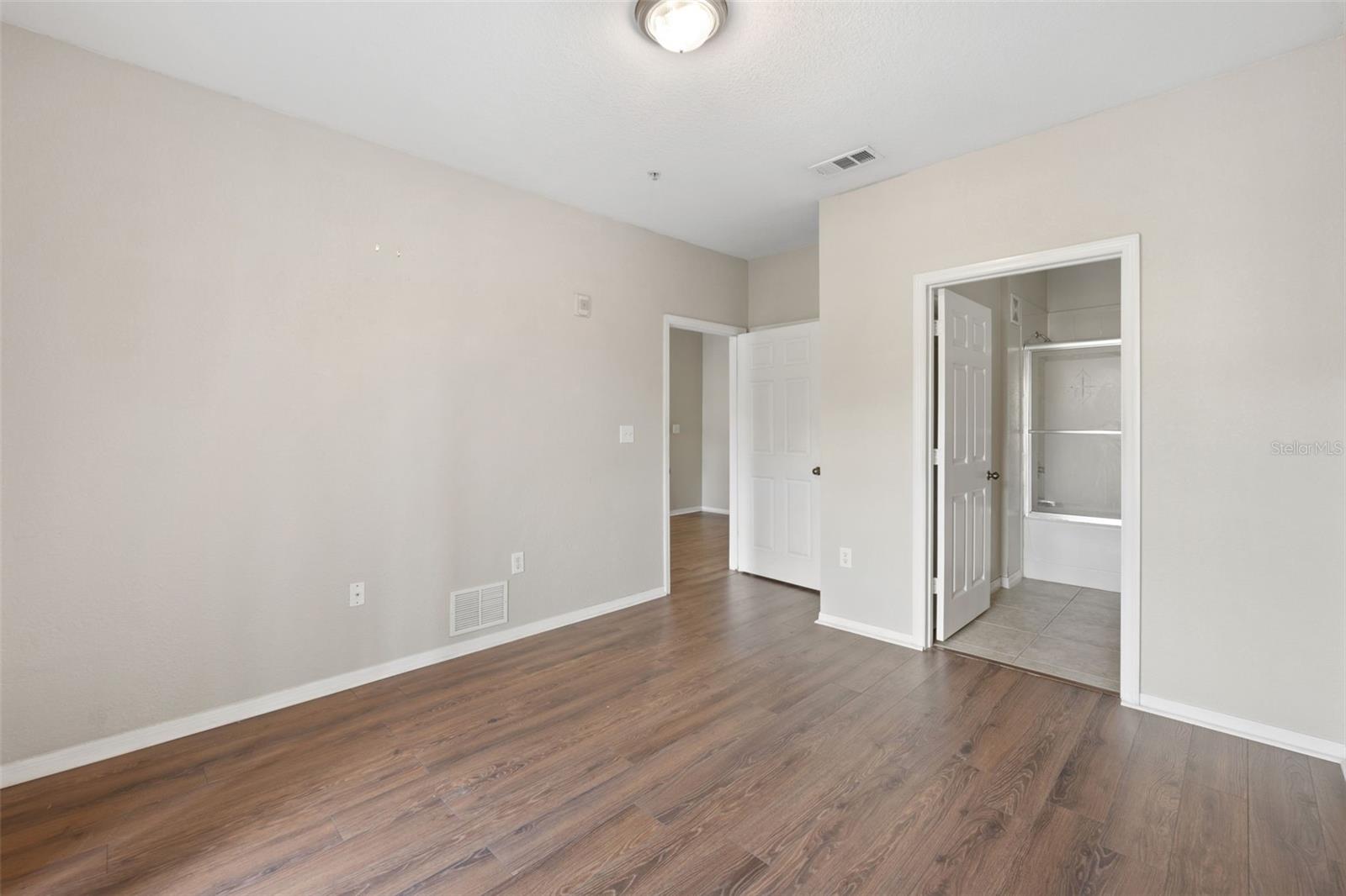 10209 COURTNEY PALMS BLVD #204