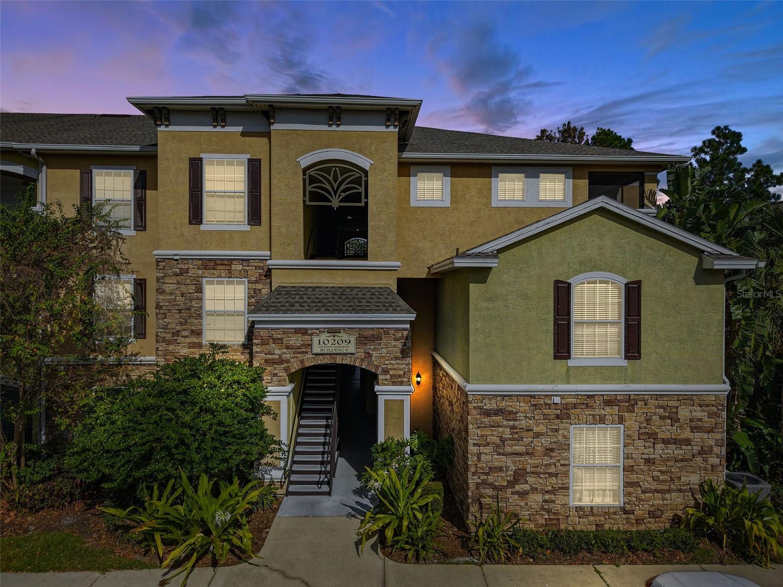 10209 COURTNEY PALMS BLVD #204