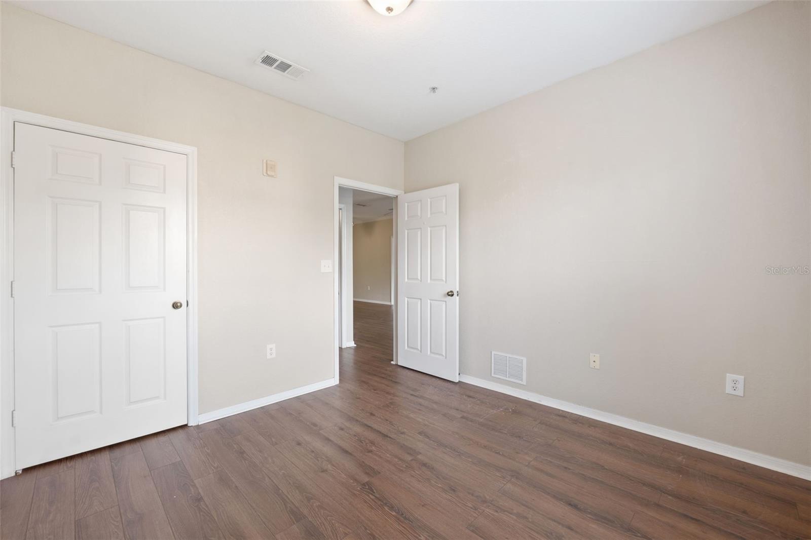 10209 COURTNEY PALMS BLVD #204