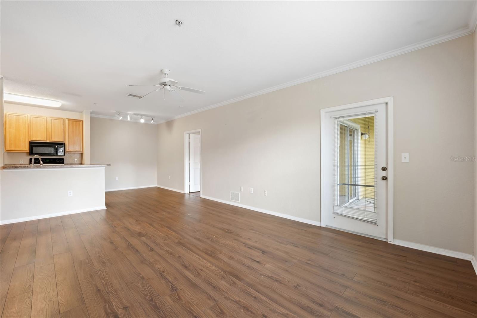 10209 COURTNEY PALMS BLVD #204