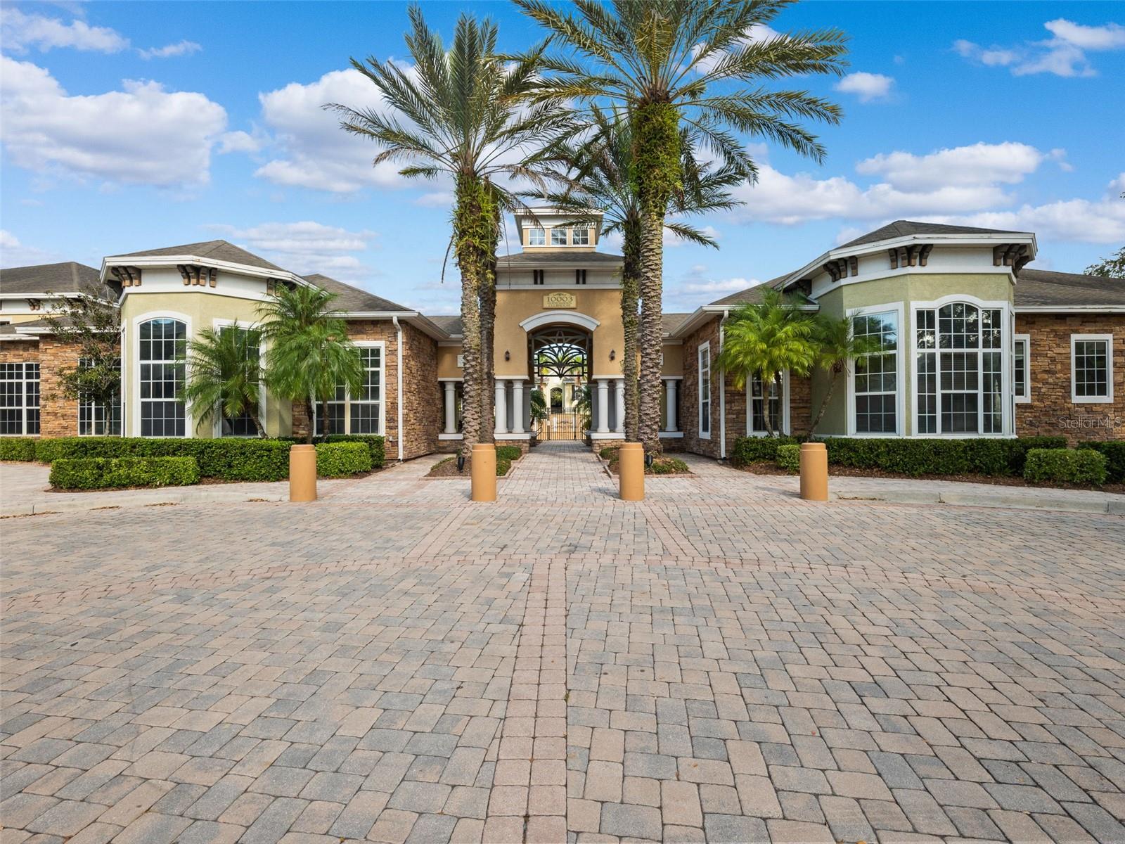 10209 COURTNEY PALMS BLVD #204