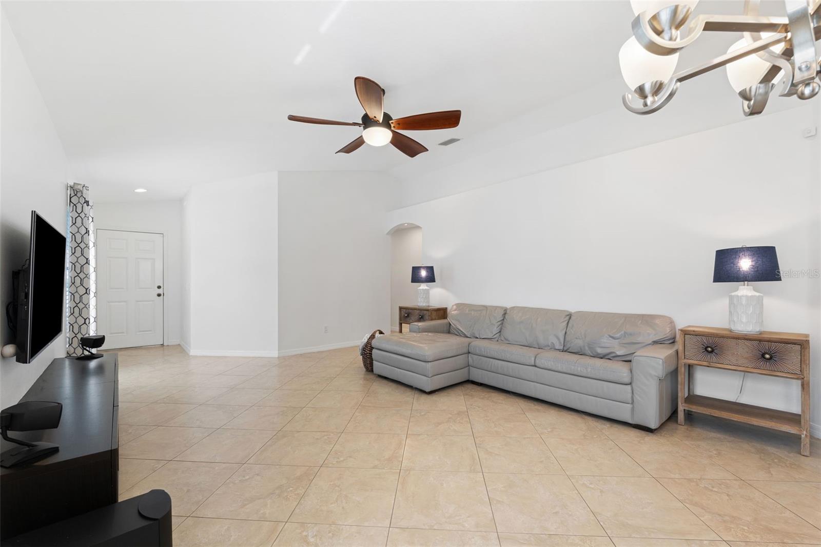 12214 CANYON BLVD