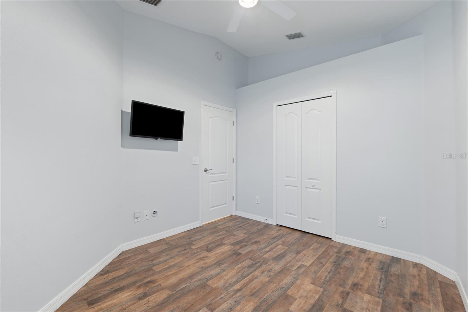 12214 CANYON BLVD
