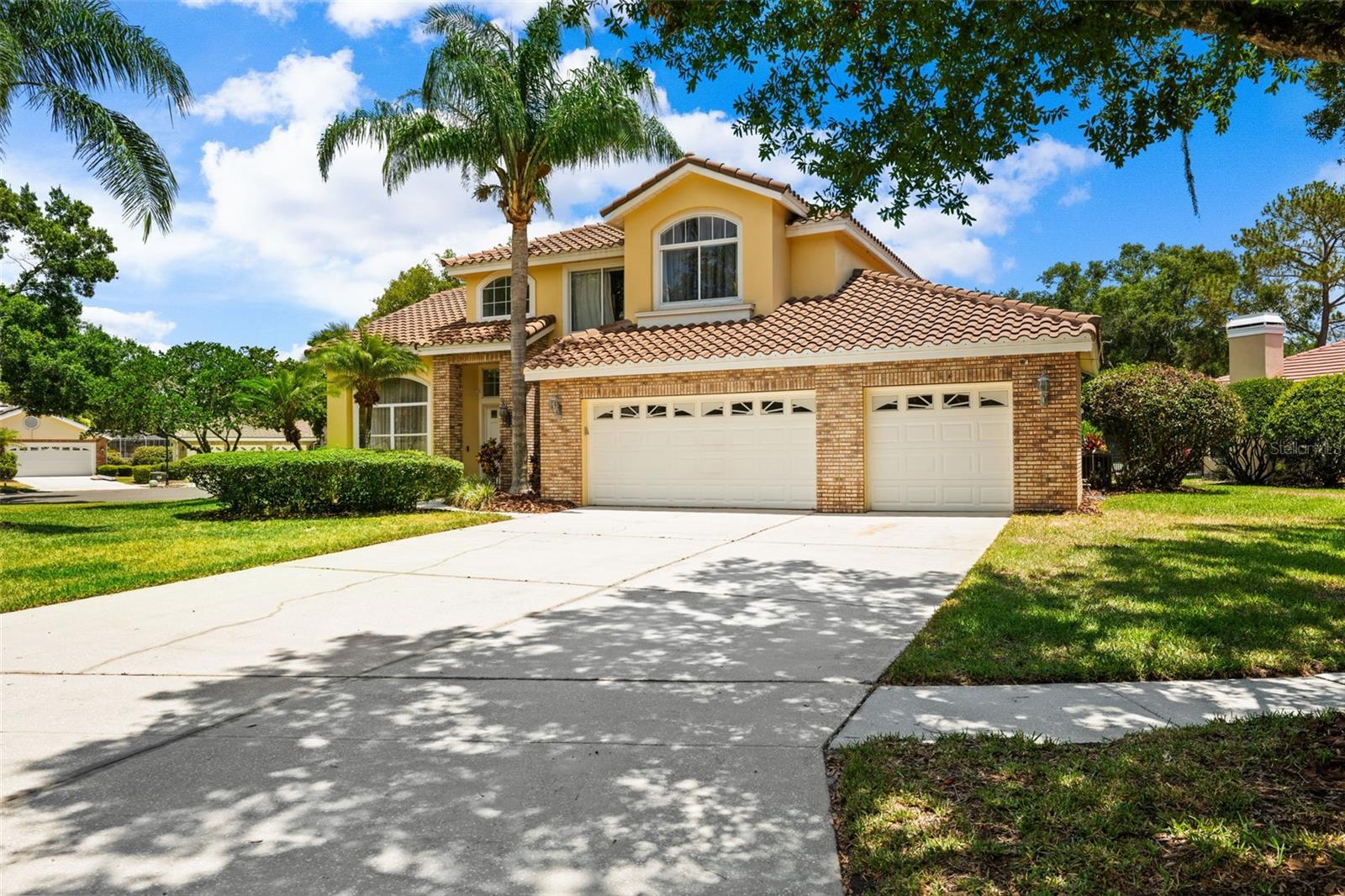 17956 HOLLY BROOK DR