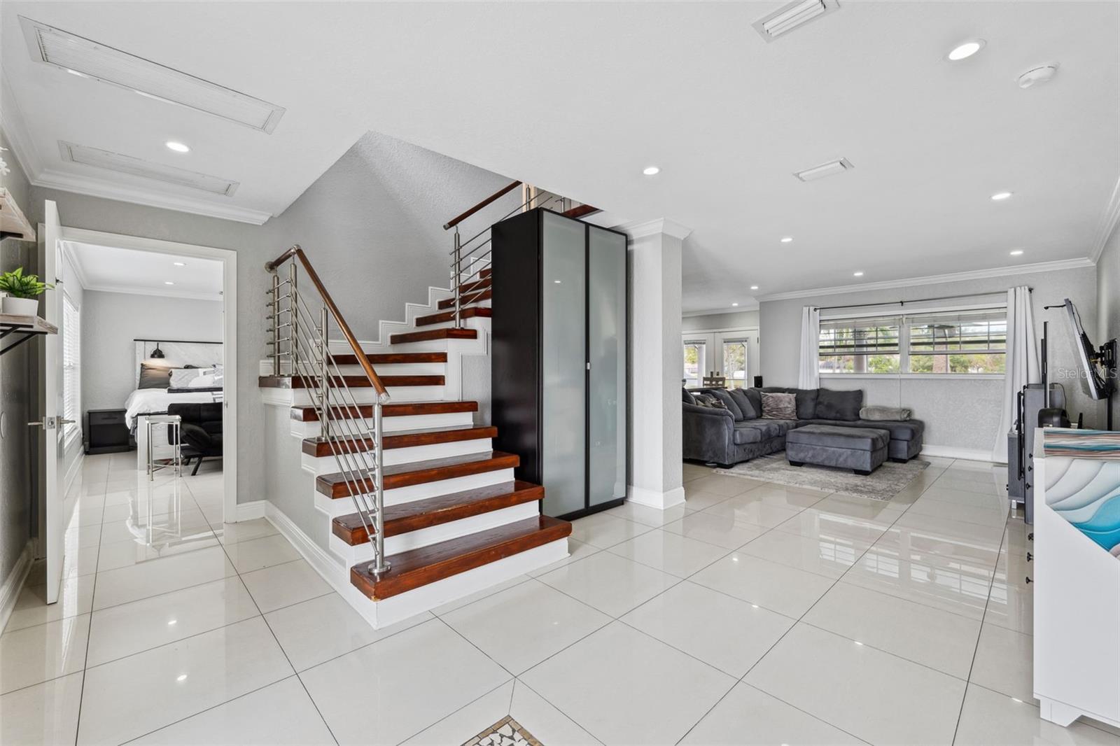 8201 KIRKWOOD DR