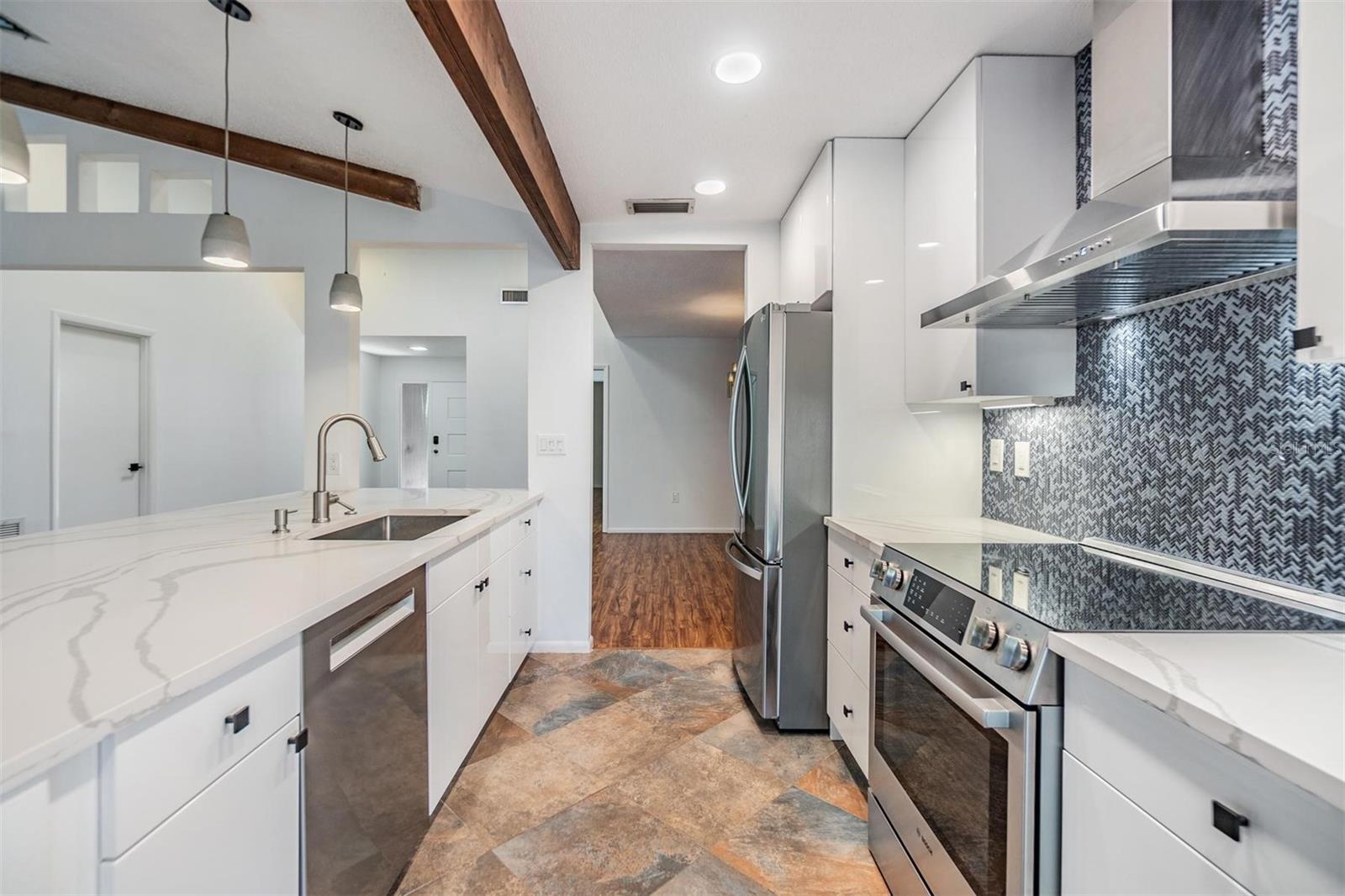 4595 NORTHWOOD TER