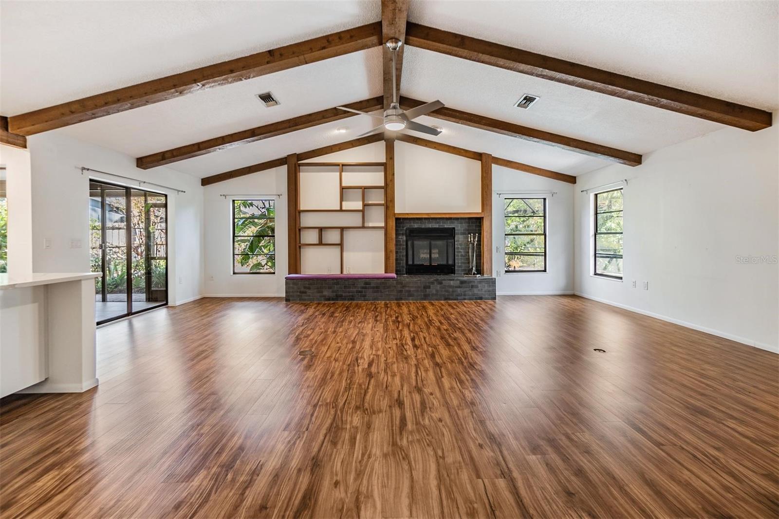 4595 NORTHWOOD TER