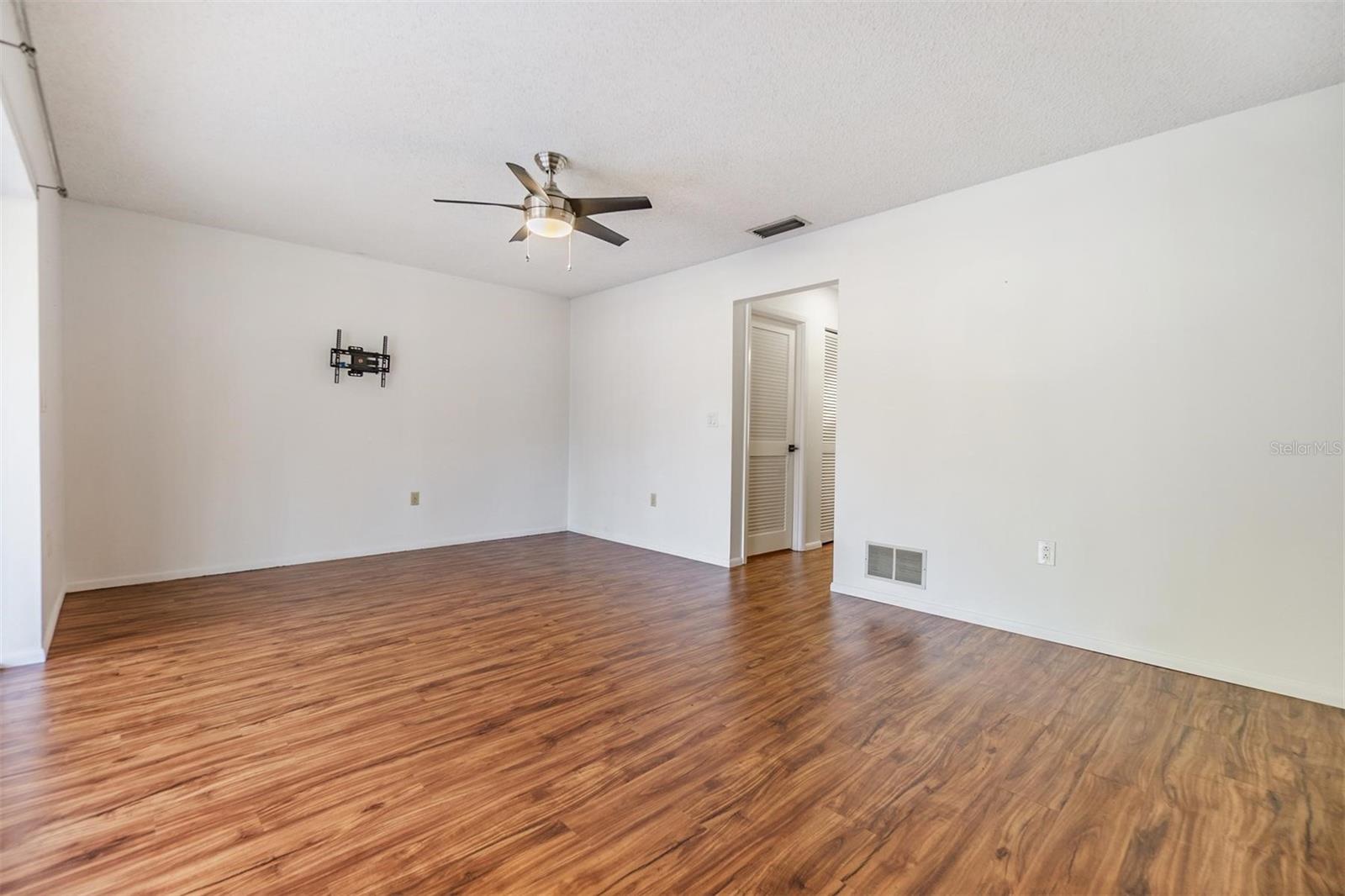 4595 NORTHWOOD TER