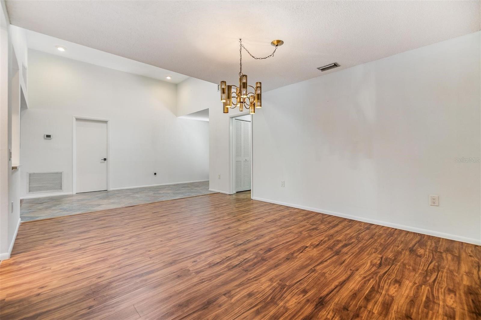 4595 NORTHWOOD TER