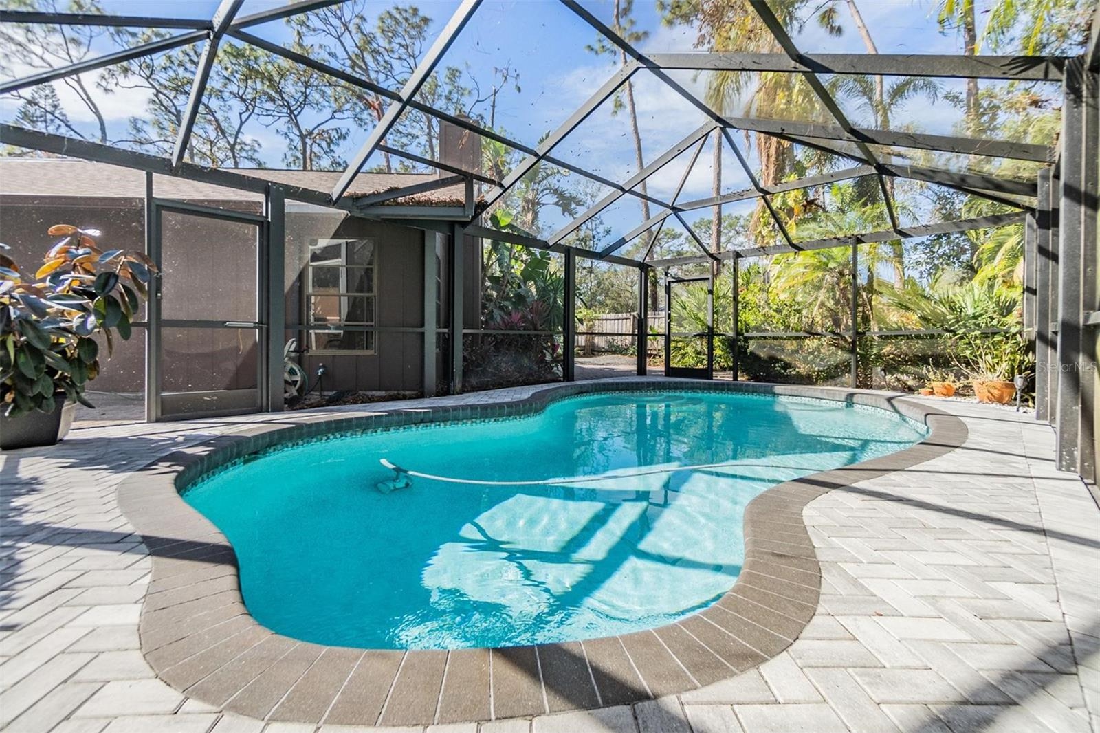 4595 NORTHWOOD TER