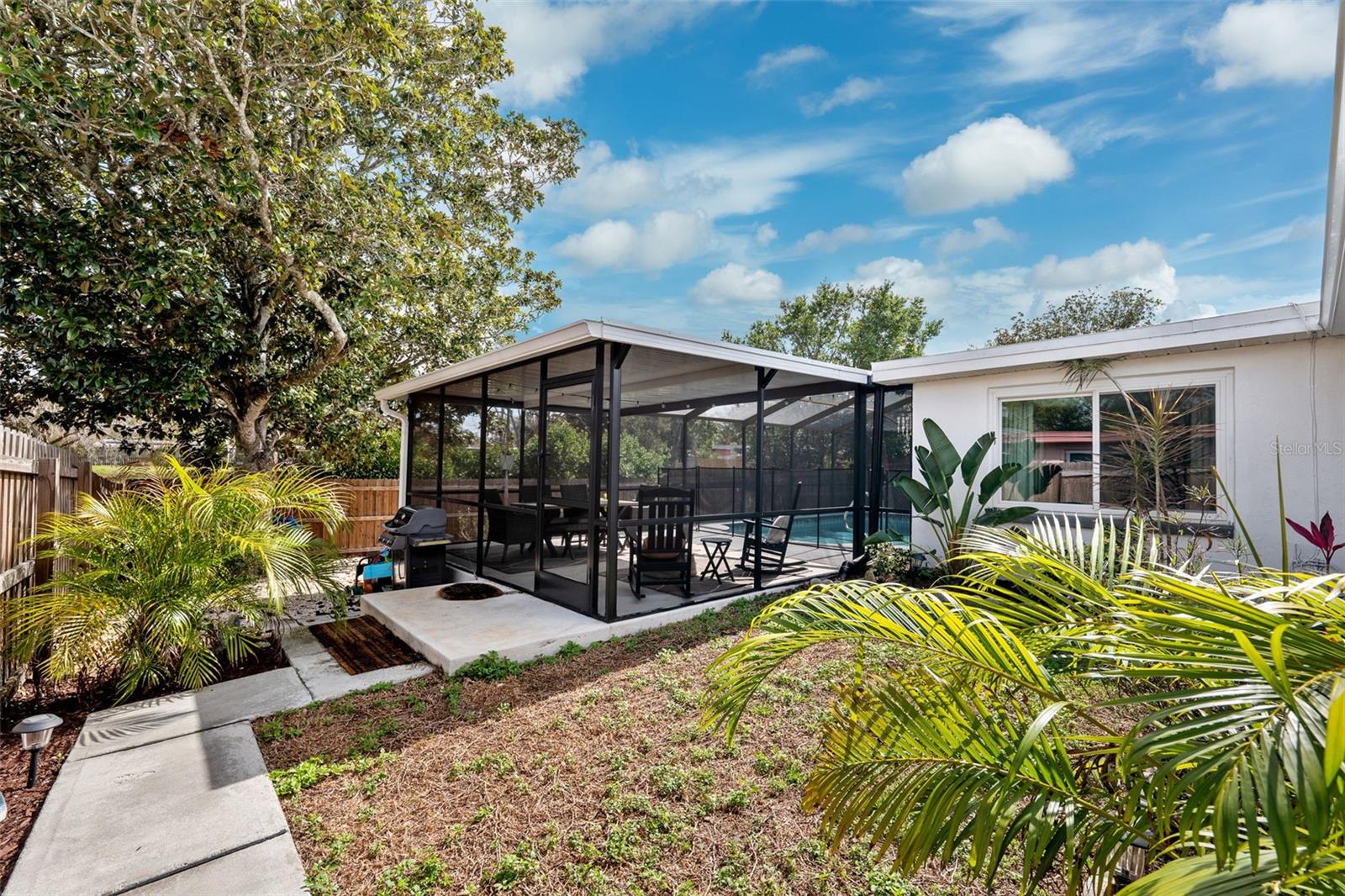 5046 ROSEWOOD DR