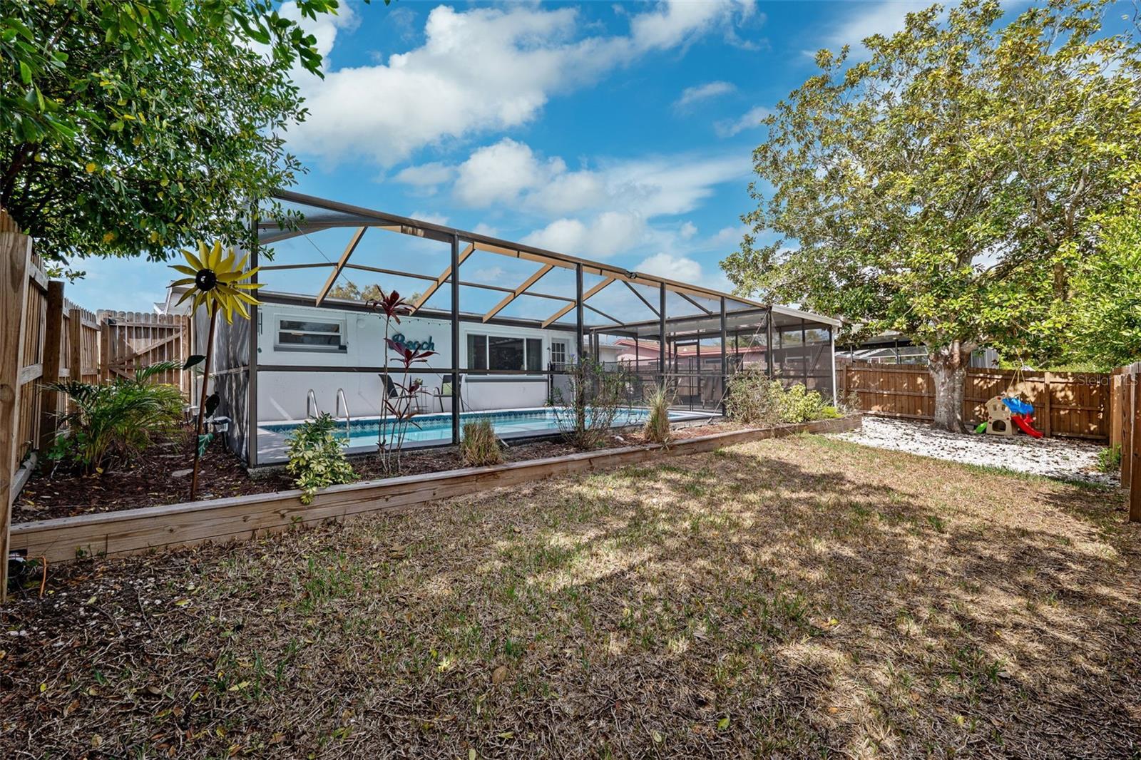 5046 ROSEWOOD DR