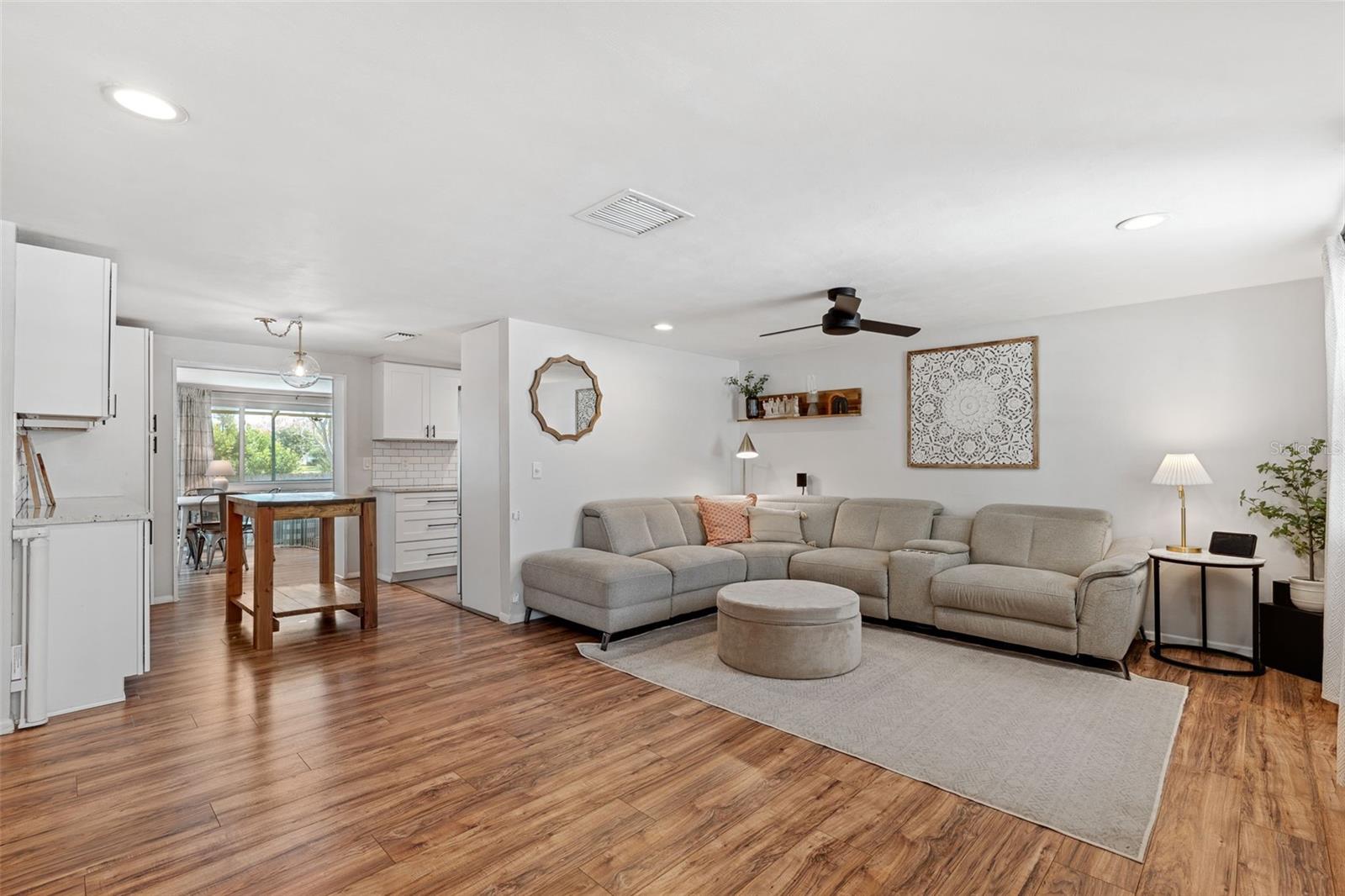 5046 ROSEWOOD DR