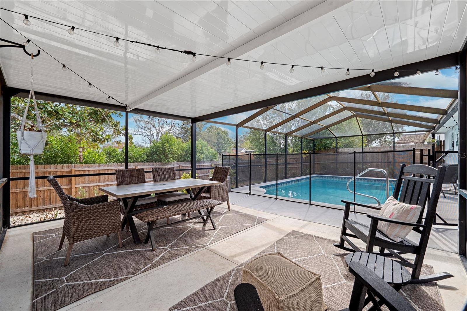 5046 ROSEWOOD DR