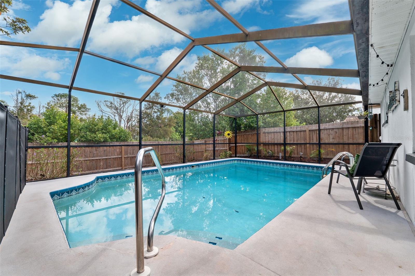 5046 ROSEWOOD DR