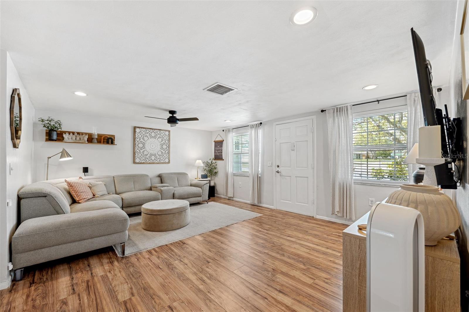 5046 ROSEWOOD DR