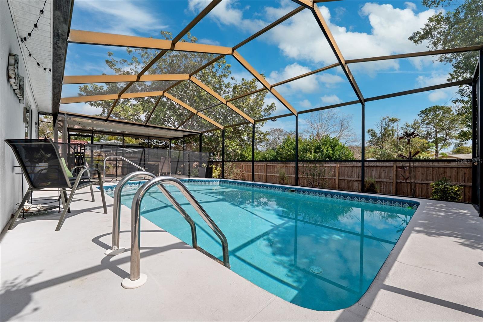 5046 ROSEWOOD DR