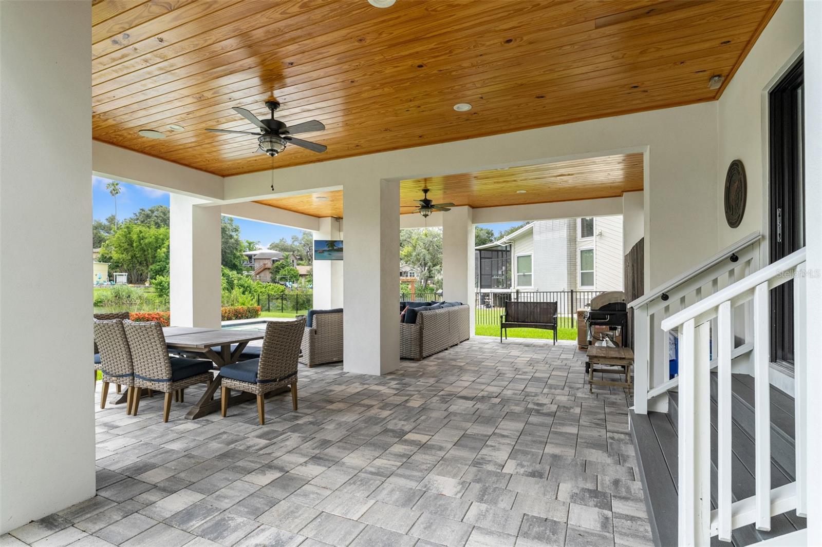 8107 N RIVER SHORE DR