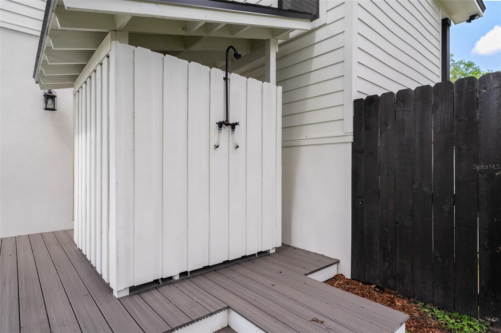 8107 N RIVER SHORE DR