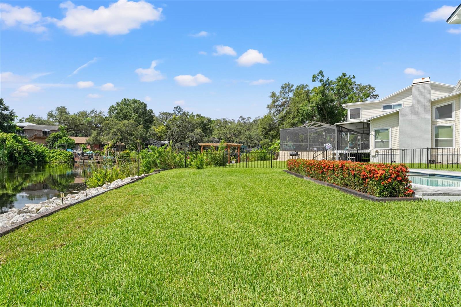 8107 N RIVER SHORE DR