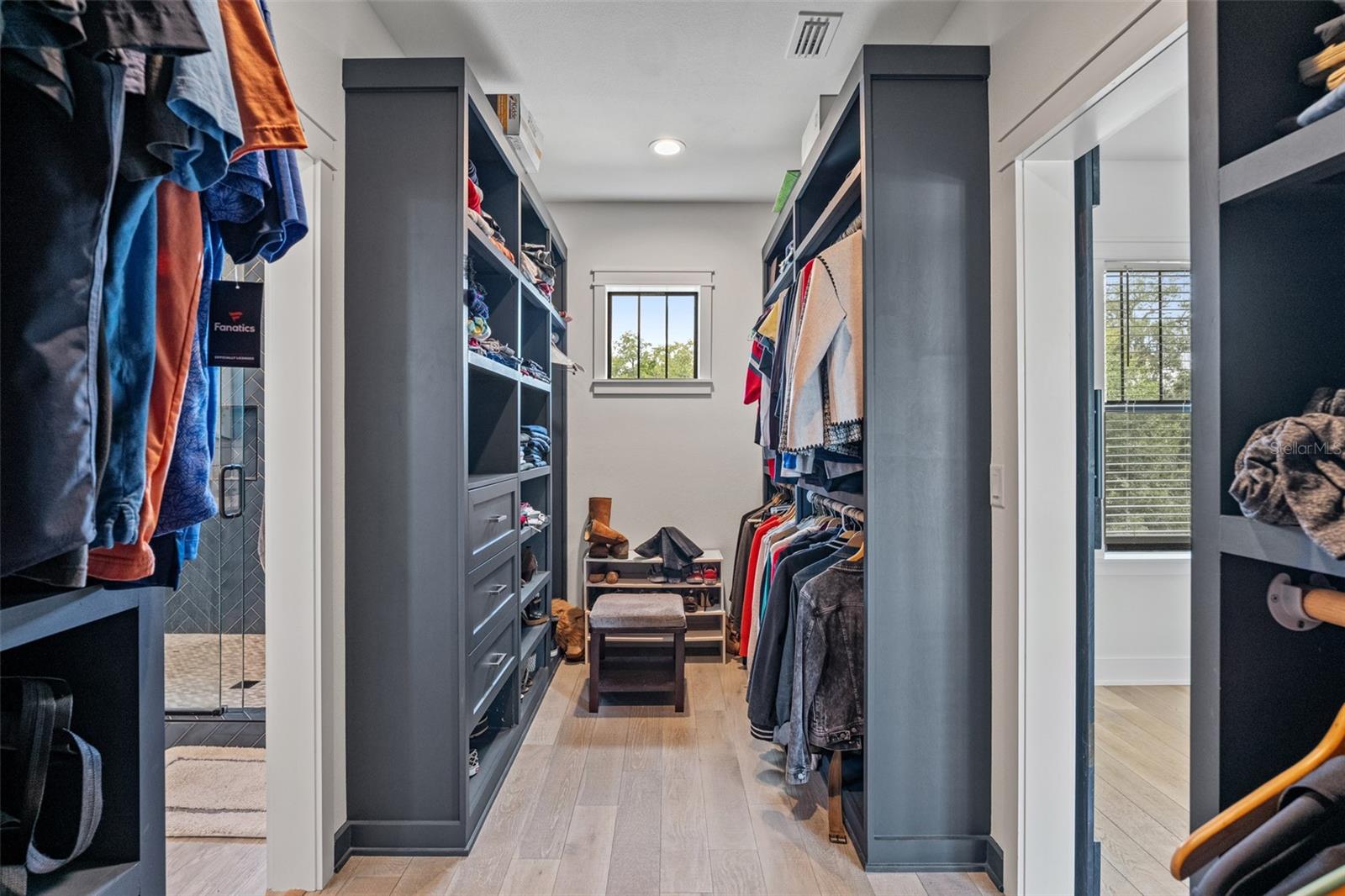 8107 N RIVER SHORE DR