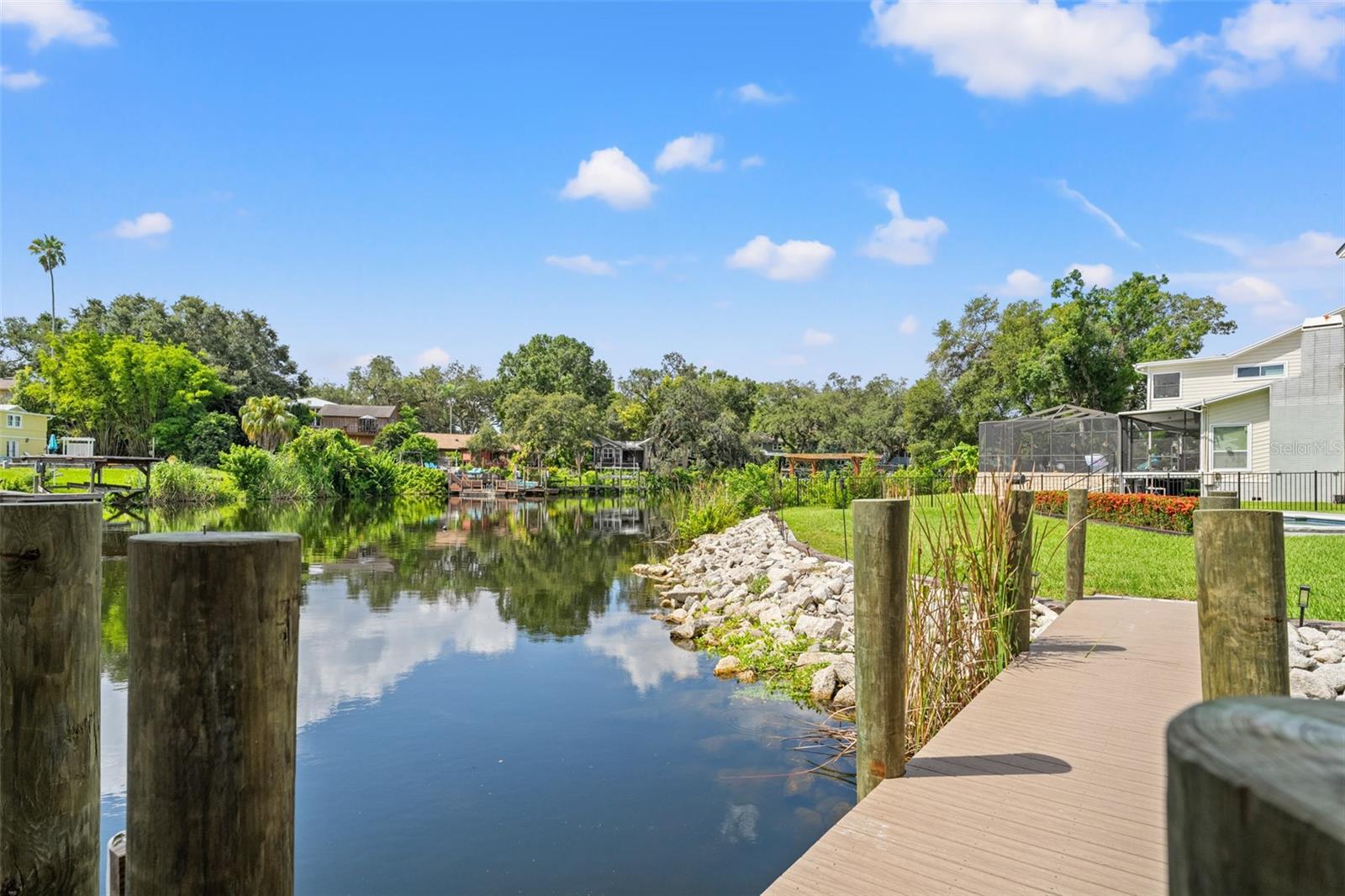 8107 N RIVER SHORE DR