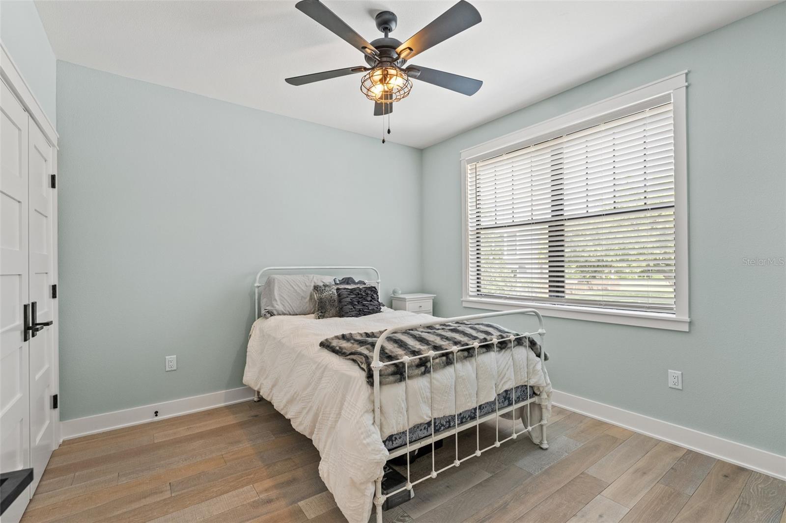 8107 N RIVER SHORE DR