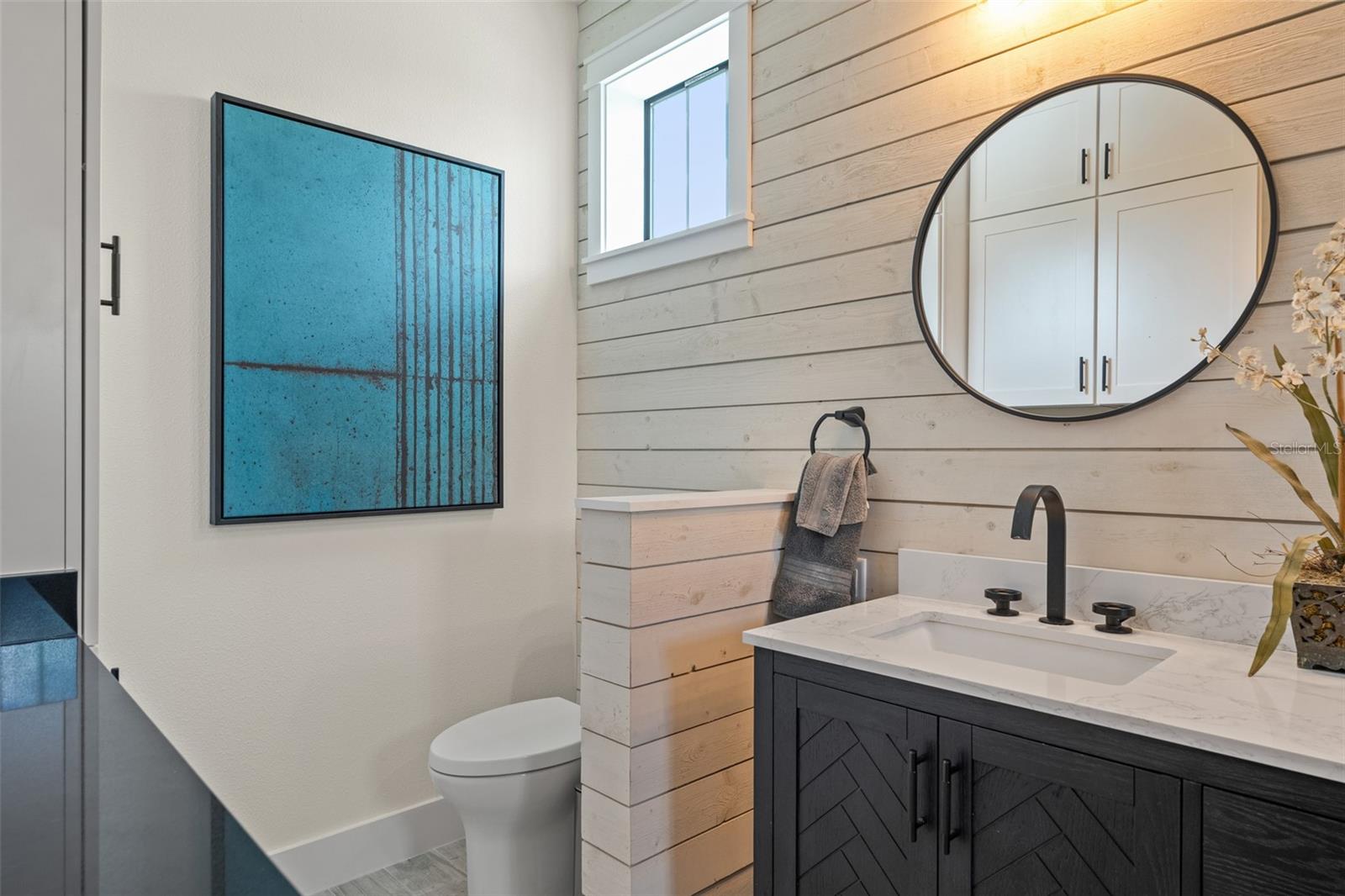 8107 N RIVER SHORE DR