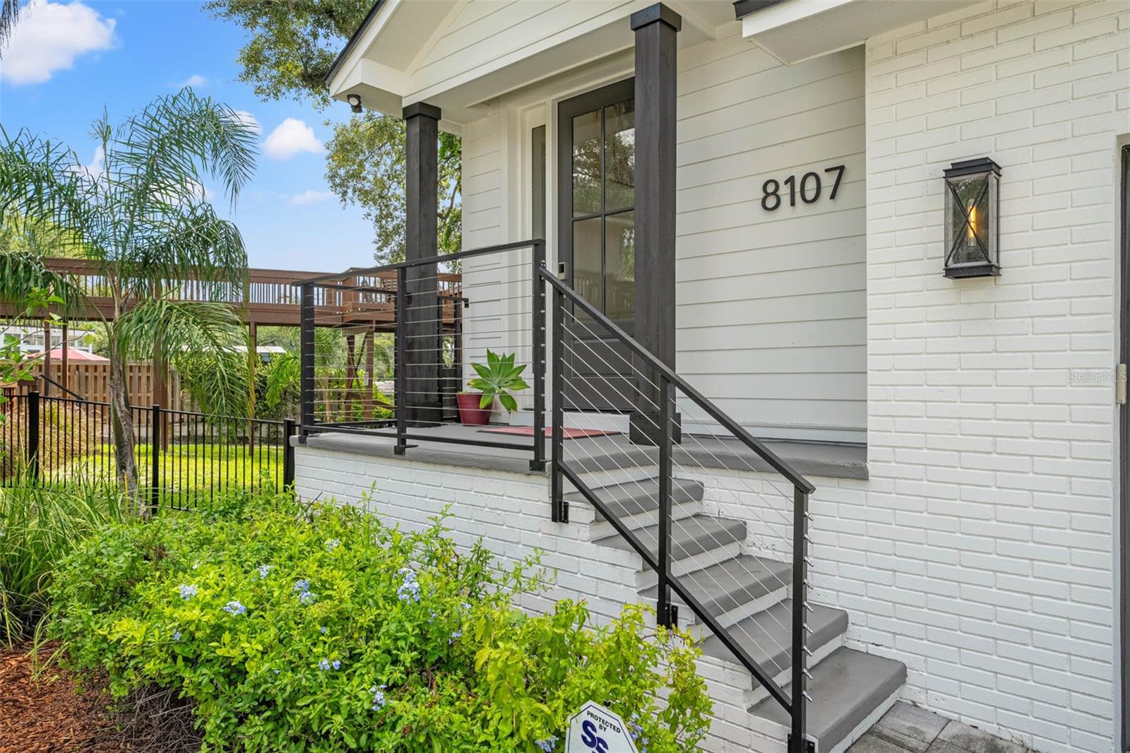 8107 N RIVER SHORE DR