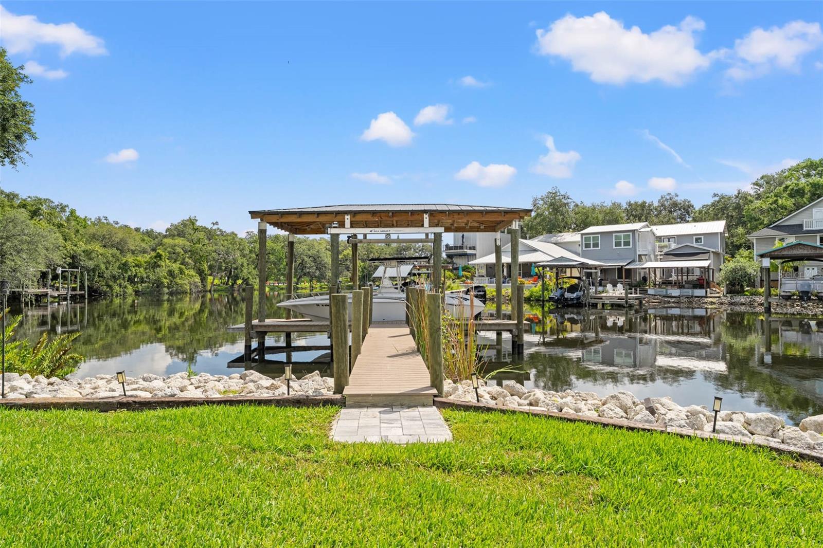 8107 N RIVER SHORE DR